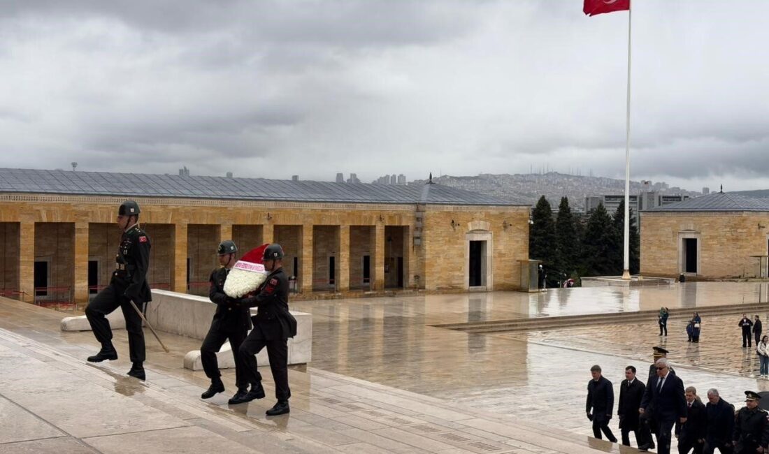 Rusya Federasyonu’nun Ankara Büyükelçisi Sergey Vershinin, Anıtkabir’i ziyaret etti. Cumhurbaşkanı