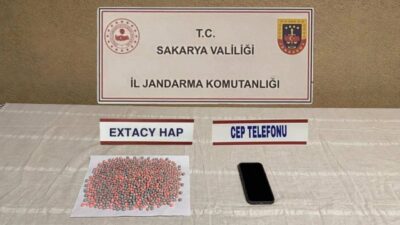 Sakarya’da jandarma ekiplerinin 3 ilçede sokak satıcılarına yönelik düzenlediği operasyonlarda