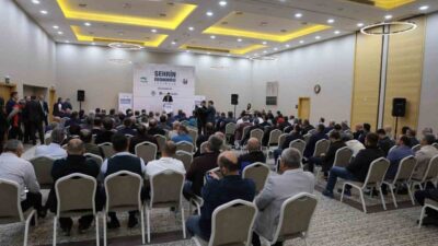 Erzincan’da “Şehrin Ekonomisi Erzincan” konulu panel gerçekleştirildi. Panele, Erzincan Valisi