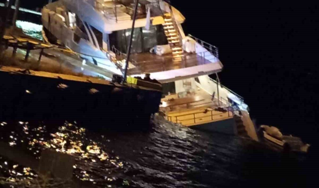 Sinop’ta iskelede demirli bulunan yabancı bayraklı lüks yat, su alarak