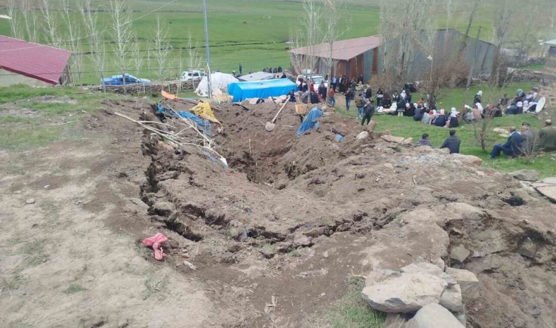 Erzurum’un Tekman ilçesinde çöken ahırın enkazında kalan kadın hayatını kaybetti.
