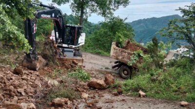 Trabzon’da dün etkili olan sağanak yağış sonrası Araklı ve Sürmene