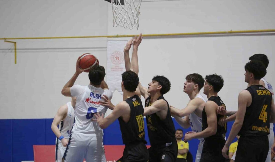 Sivas’ta start alan U-18 Erkekler Türkiye Basketbol Şampiyonası, ilk gün