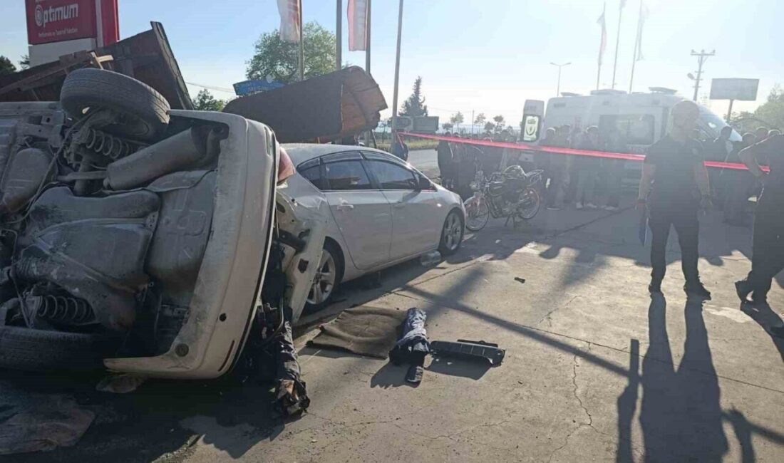 Zonguldak’ın Karadeniz Ereğli ilçesinde kontrolden çıkarak akaryakıt istasyonuna dalan otomobil,