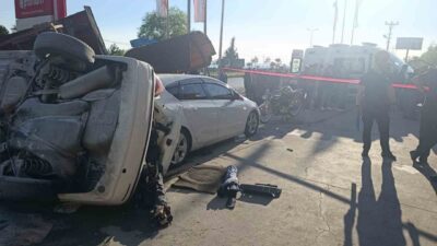 Zonguldak’ın Karadeniz Ereğli ilçesinde kontrolden çıkarak akaryakıt istasyonuna dalan otomobil,