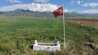 Erzurum’un Aziziye ilçesine bağlı Tınazlı ve Yarımca mahallelerinin ortasında bulunan,
