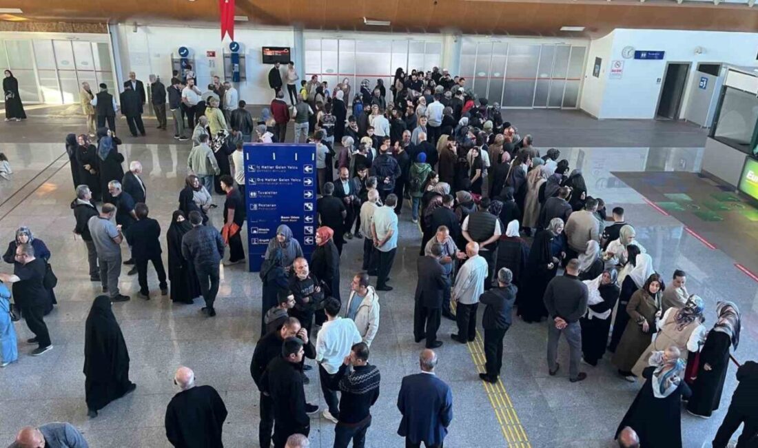 Diyanet İşleri Başkanlığı organizasyonuyla hac ibadetini yerine getiren 193 kişilik