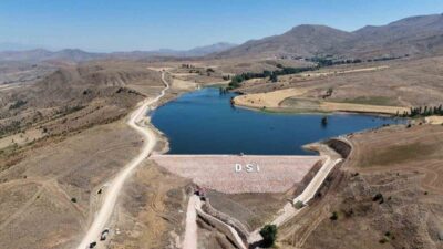 Bayburt’ta tarımsal sulama altyapısını güçlendirecek Uluçayır Göleti Sulama inşaatında çalışmalar