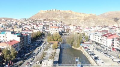 Bayburt’ta 2 vali yardımcısı ve 2 kaymakamın görev yeri değişti