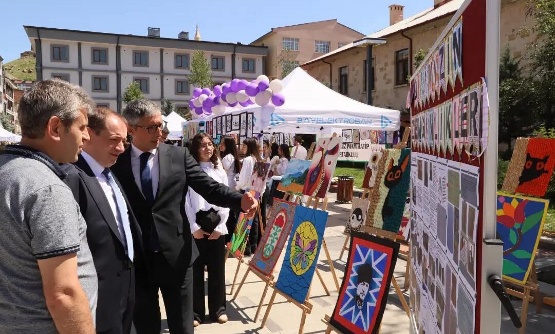 okullarda yürütülen bilim, teknoloji, dil, okuma ve atölye çalışmaları, Saray