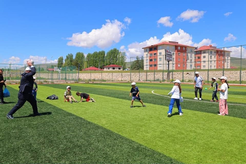 Arpalı'da çocuk oyunları etkinliği düzenlendi