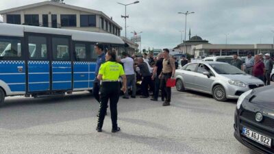 Zonguldak’ın Alaplı İlçesinde meydana gelen trafik kazasında minibüs ile motosiklet
