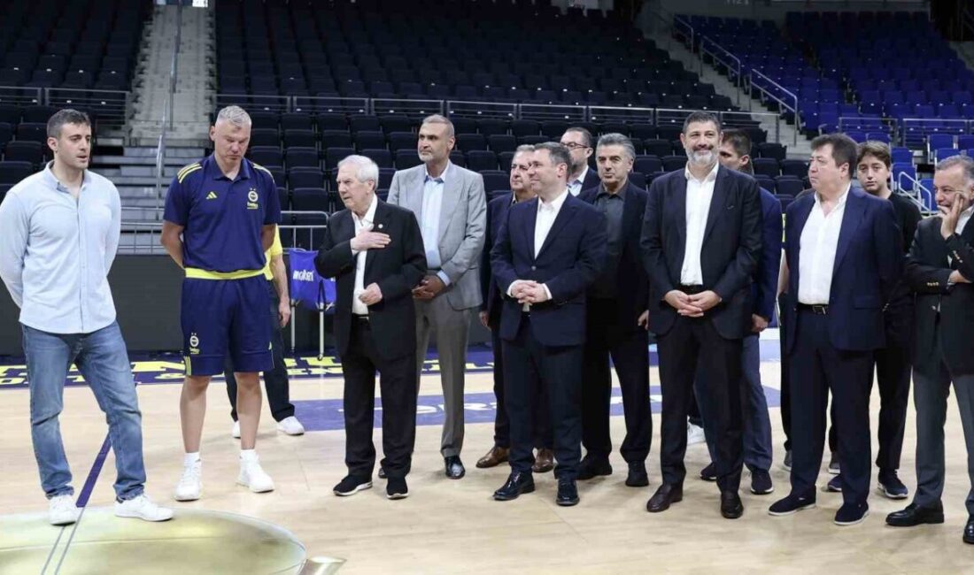 Fenerbahçe Başkanı Aziz Yıldırım ve Yönetim Kurulu Üyeleri, Fenerbahçe Erkek