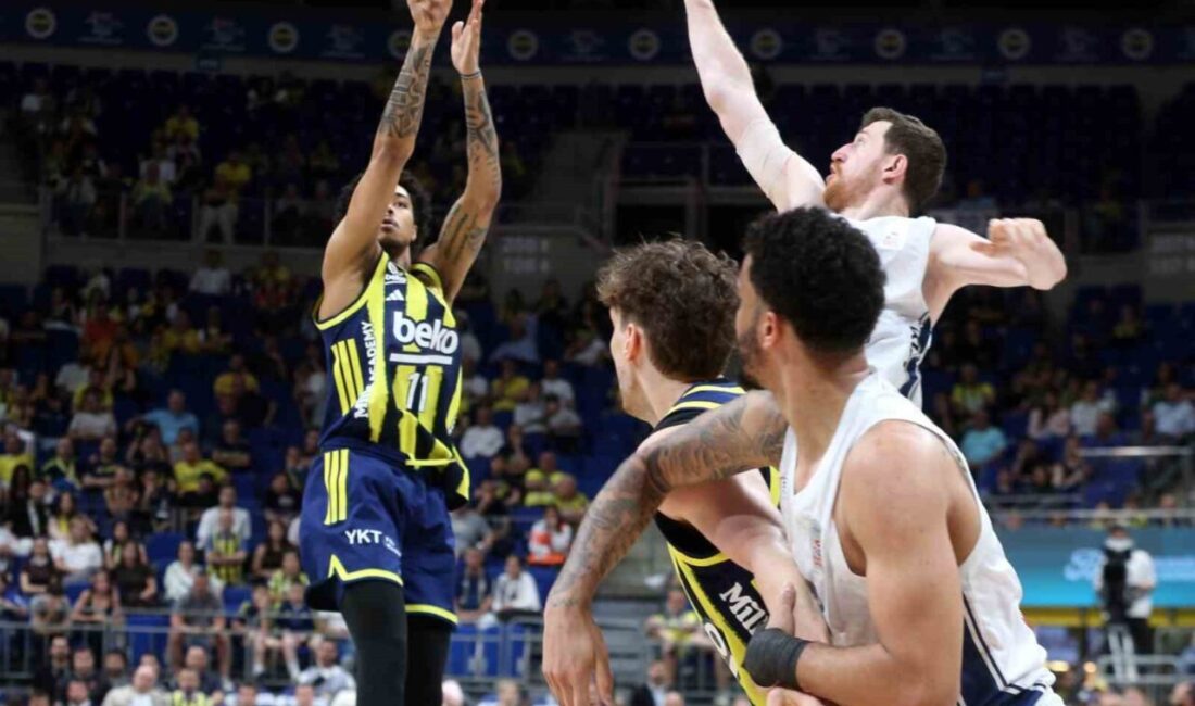 Türkiye Sigorta Basketbol Süper Ligi play-off yarı final serisi ilk