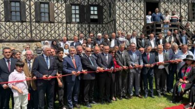 Trabzon’un Sürmene ilçesinde bulunan “Baştımar Aile Müzesi ve Kitaplığı” bugün