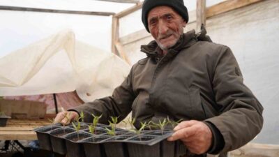 Bayburt’un Aslandede köyünde yaşayan 76 yaşındaki çiftçi İsmail Öksüz, ’memleket