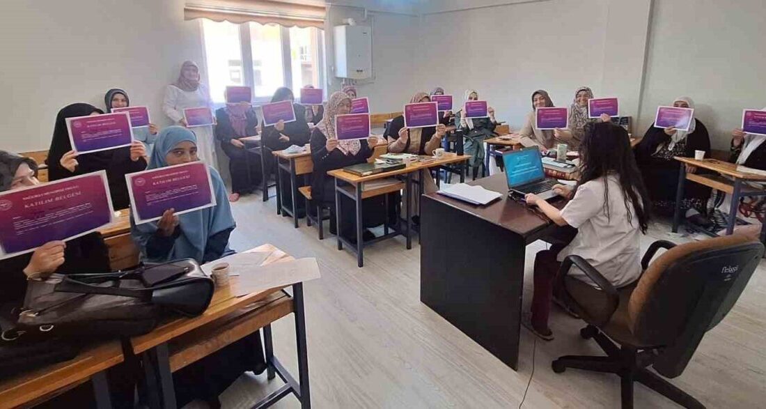 Bayburt Sağlıklı Hayat Merkezi tarafından yürütülen ’Menopoz Okulu’ kapsamında 120