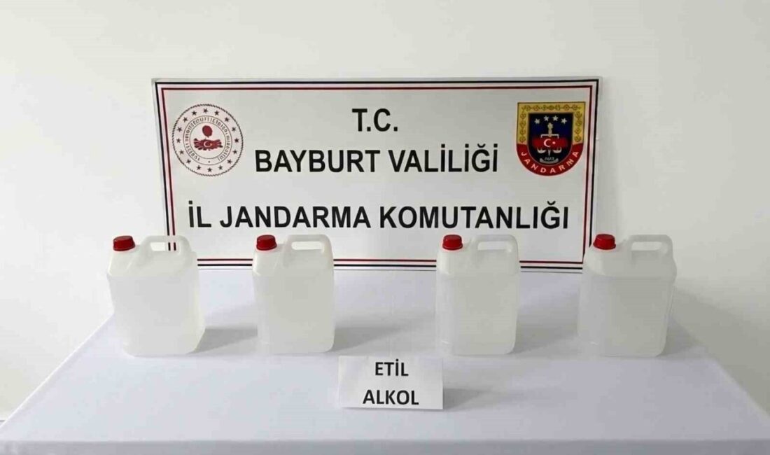 Bayburt’ta jandarma ekiplerince kaçakçılıkla mücadele kapsamında düzenlenen operasyonda, sahte ve