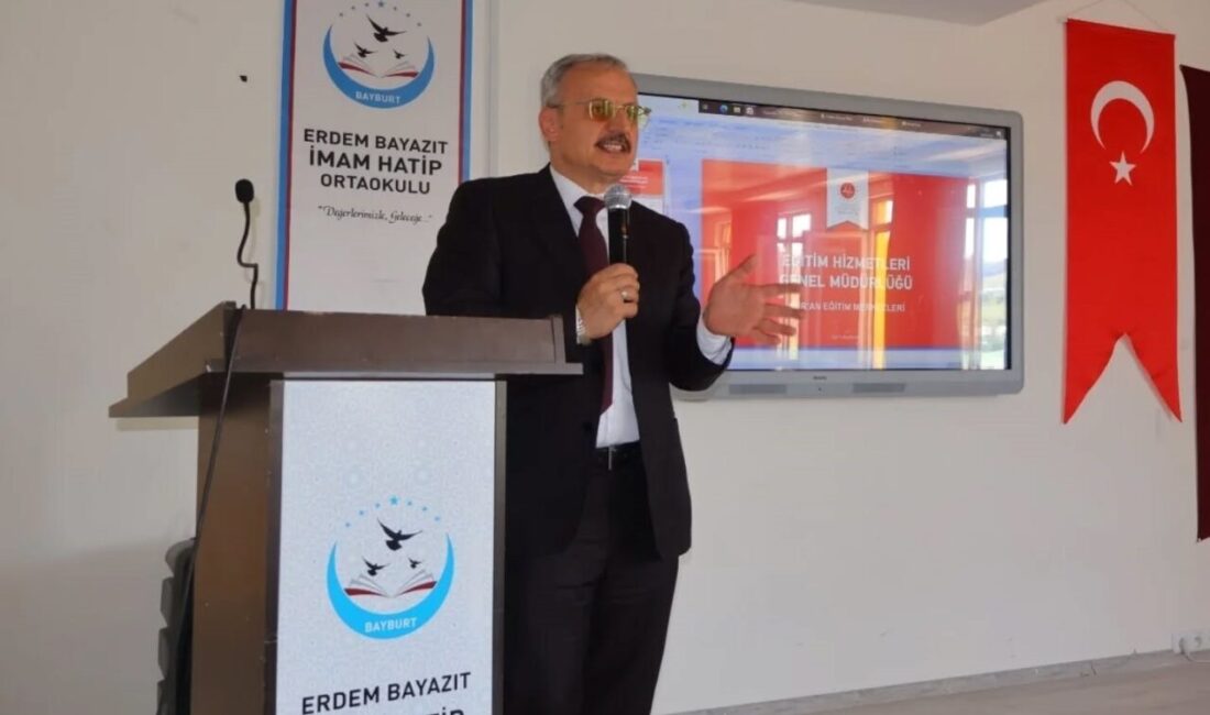 Bayburt’ta düzenlenen tanıtım toplantısında, Kur’an Eğitim Merkezlerinin müfredatı, eğitim faaliyetleri