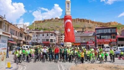 Yeşilay tarafından bu yıl 13’üncüsü düzenlenen geleneksel bisiklet turu, vatandaşların