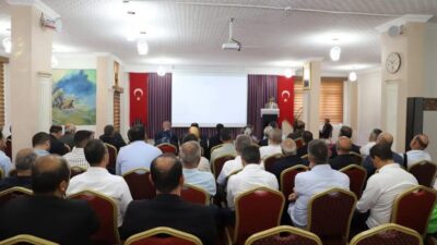 Bayburt’ta okul yöneticilerinin katılımıyla yapılan toplantıda, yıl sonu işlemleri ve
