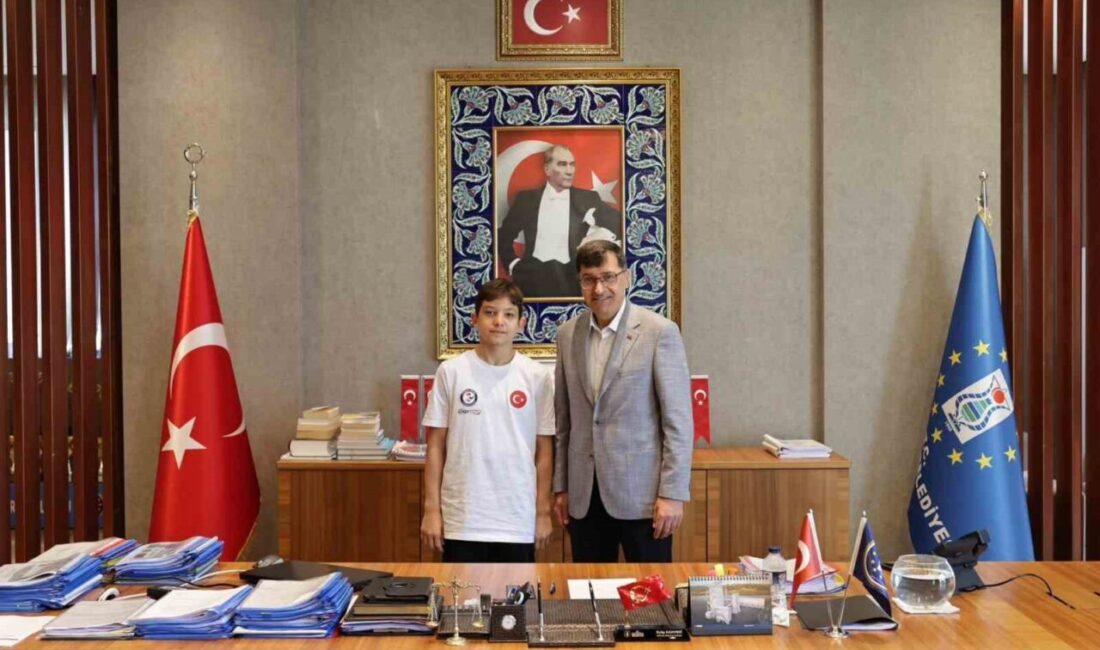 Kütahya İsabet Ortaokulu 7’inci sınıf öğrencisi, Fenerbahçe Spor Kulübü yüzücüsü