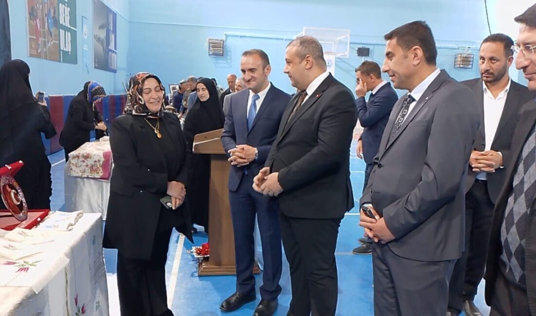 Erzurum’un Çat ilçesi Halk Eğitimi Merkezi Müdürlüğü bünyesinde açılan kurslarda