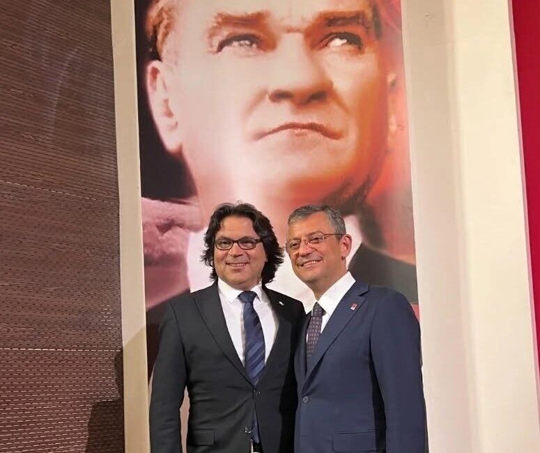 Cumhuriyet Halk Partisi (CHP) Genel Başkan Kemal Kılıçdaroğlu başkanlığında toplanan