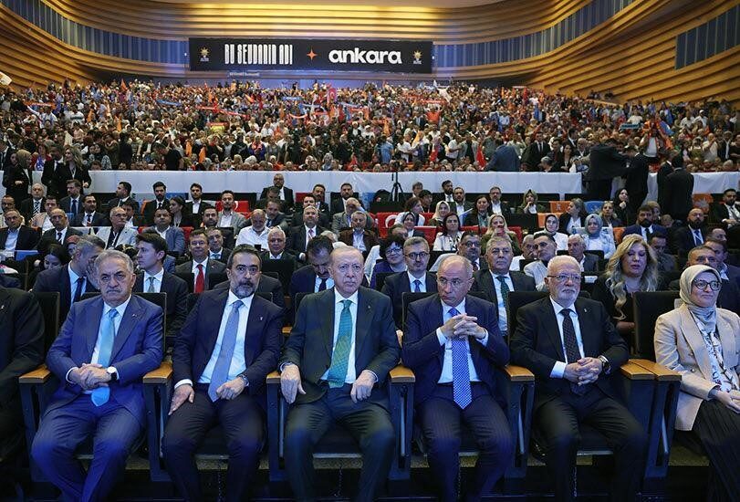 Cumhurbaşkanı Recep Tayyip Erdoğan, “Siyasi rakiplerimiz gece gündüz koltuk kavgası