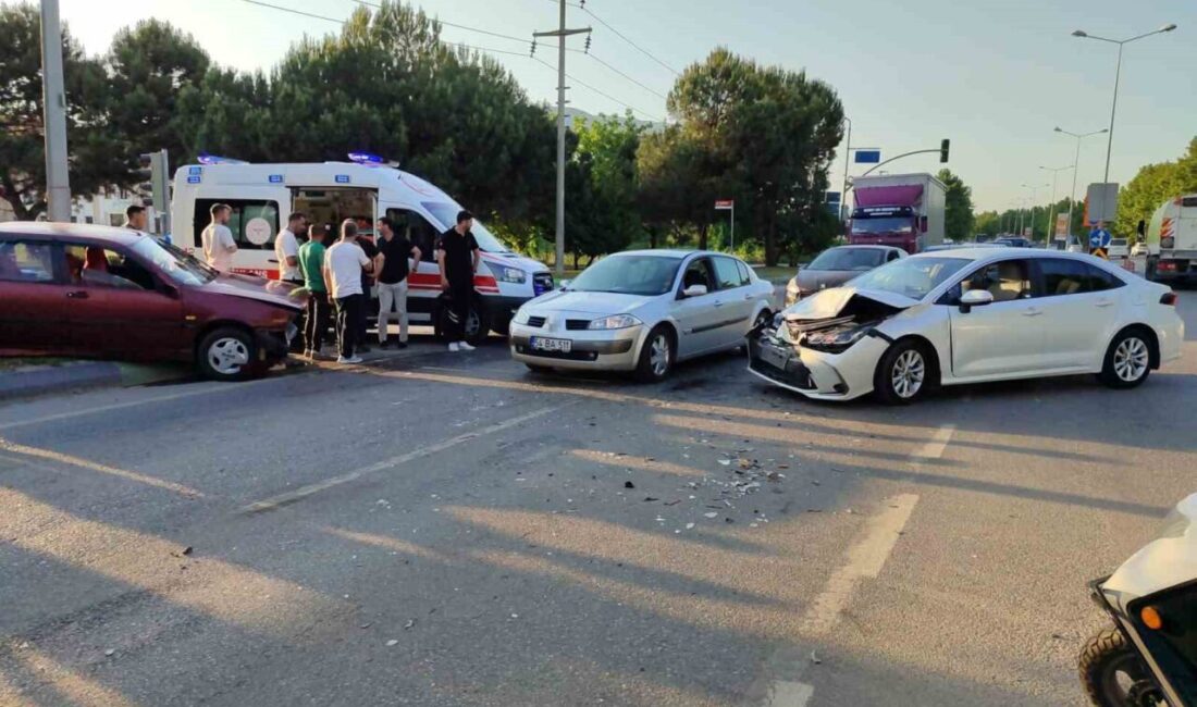Sakarya’nın Adapazarı ilçesi D-650 karayolunda iki otomobilin kafa kafaya çarpışması