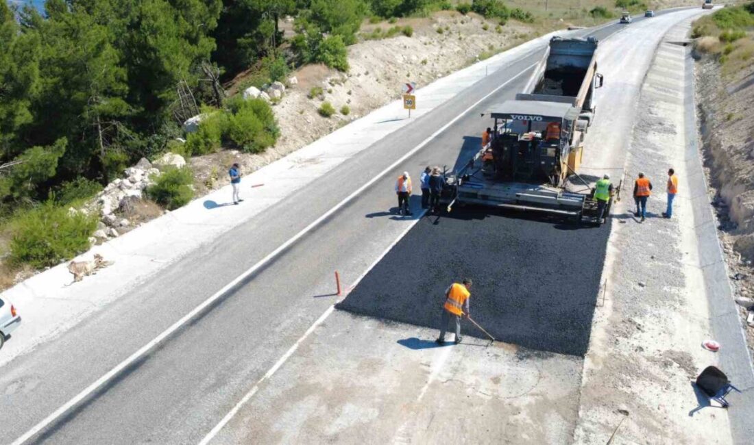 Manisa’nın Demirci ilçesinde Ulaştırma ve Altyapı Bakanlığı tarafından yürütülen ulaşım