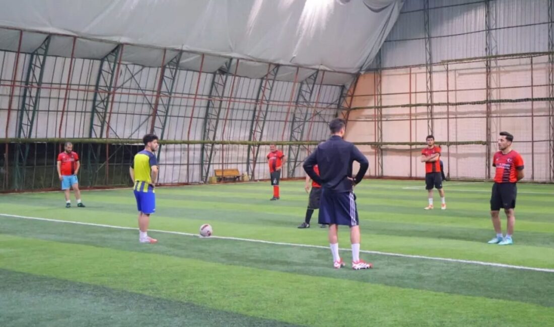 Bayburt’ta din görevlileri arasında düzenlenen futbol turnuvası, oynanan final karşılaşmasıyla