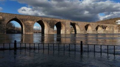 1283 Hareketi Derneği, Diyarbakır’ın tarihi simgelerinden On Gözlü Köprü’ye 1.