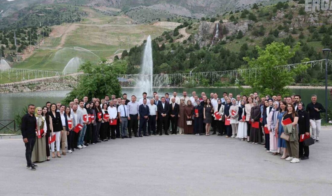 Erzincan Valisi Hamza Aydoğdu, Erasmus+ projelerinde görev alan öğretmenlerle bir