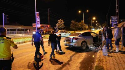 Erzincan’da 2 otomobilin çarpışması sonucu meydana gelen trafik kazasında 5