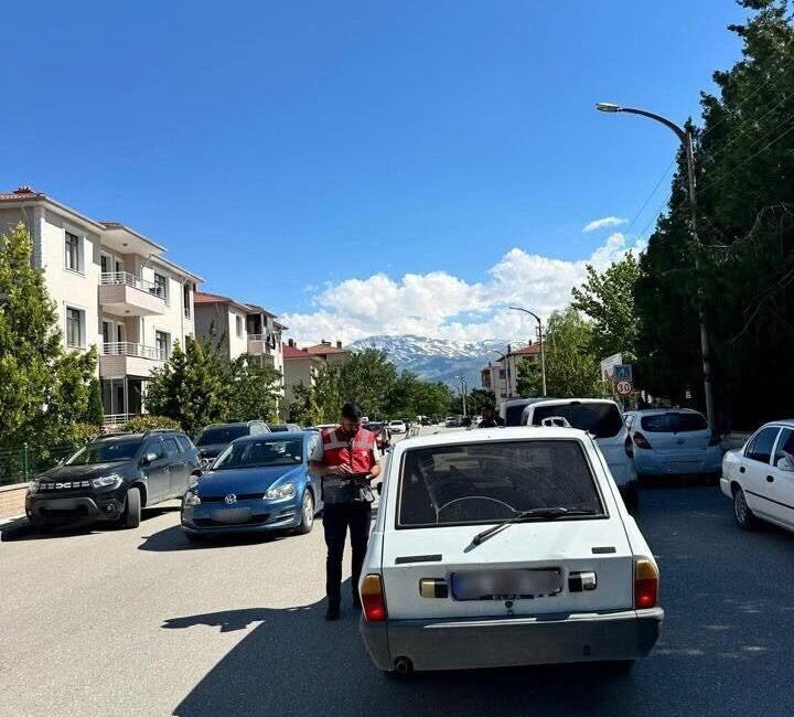 Erzincan İl Emniyet Müdürlüğü ekiplerince, öğrencilerin güvenli bir eğitim ortamında