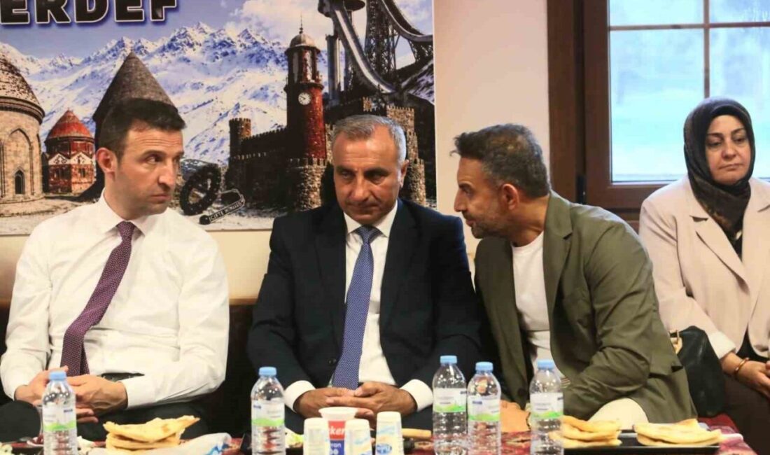 Ankara Erzurum Dernekler Federasyonu (ERDEF) tarafından düzenlenen 2. Bürokratlar İstişare