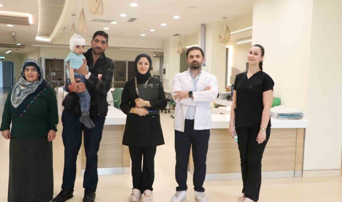 Erzurum Şehir Hastanesi’nde ilk kez 3 yaşındaki çocuğa biyonik kulak