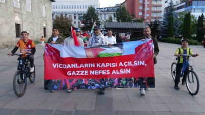 Erzurum’da hekimler, sağlık çalışanları ve vatandaşlar, İsrail’in Gazze’ye yönelik saldırılarını