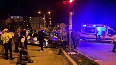 Erzurum’un Palandöken ilçesinde meydana gelen trafik kazasında 2 kişi yaralandı.