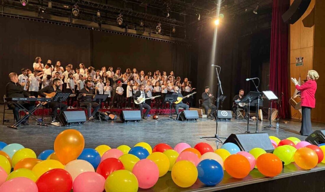 TRT Erzurum Müdürlüğü bünyesinde faaliyetlerini sürdüren Türk Halk Müziği (THM)