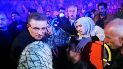 Erzurum’da 5 katlı bir binada çıkan yangında, yatağa bağımlı diyaliz