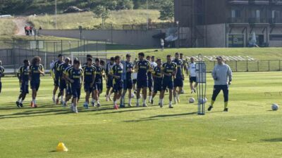 Yeni sezon hazırlıkları kapsamında Düzce’de kamp yapan Fenerbahçe, günün ikinci