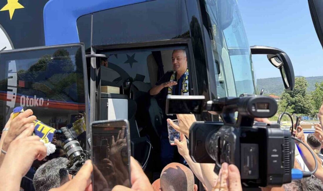 Yeni sezon hazırlıkları kapsamında Düzce’ye gelen Fenerbahçe kafilesi, Kaynaşlı’da Düzce