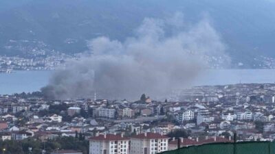 Kocaeli’de gecekonduda çıkan yangın mahallede paniğe neden oldu. Alevler, itfaiye