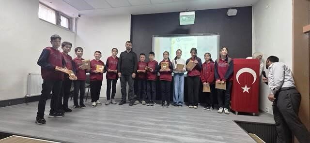 Erzurum’da “Doğumunun 1500. Yılında Âlemlere Rahmet Hazreti Muhammed” bilgi yarışmasında