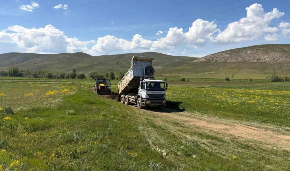 Bayburt’un Demirözü ilçesine bağlı Gökçedere beldesinde, tarım arazilerine ulaşımı kolaylaştırmak