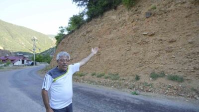 Gümüşhane’de toprak kaymaları nedeniyle vatandaşların tapulu tarım arazileri günden güne