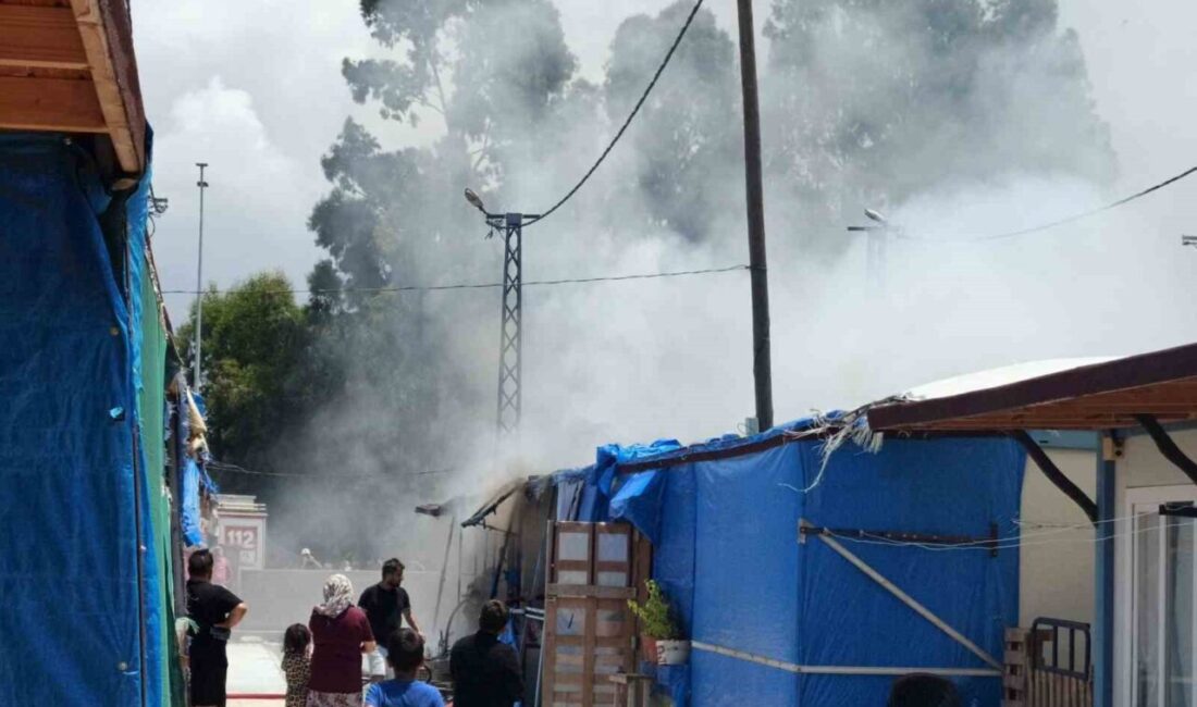 Hatay’ın İskenderun ilçesinde depremzedelerin kaldığı konteyner kentte çıkan yangın, itfaiye