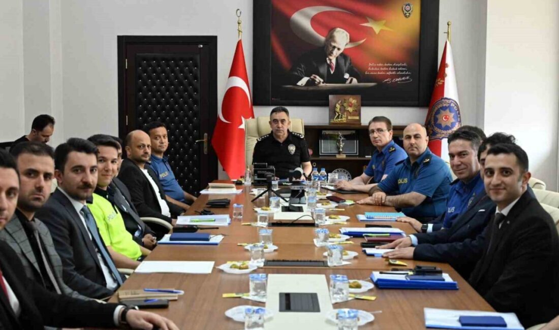 Kars İl Emniyet Müdürü Murat Abdullah Tombul başkanlığında, İl Emniyet